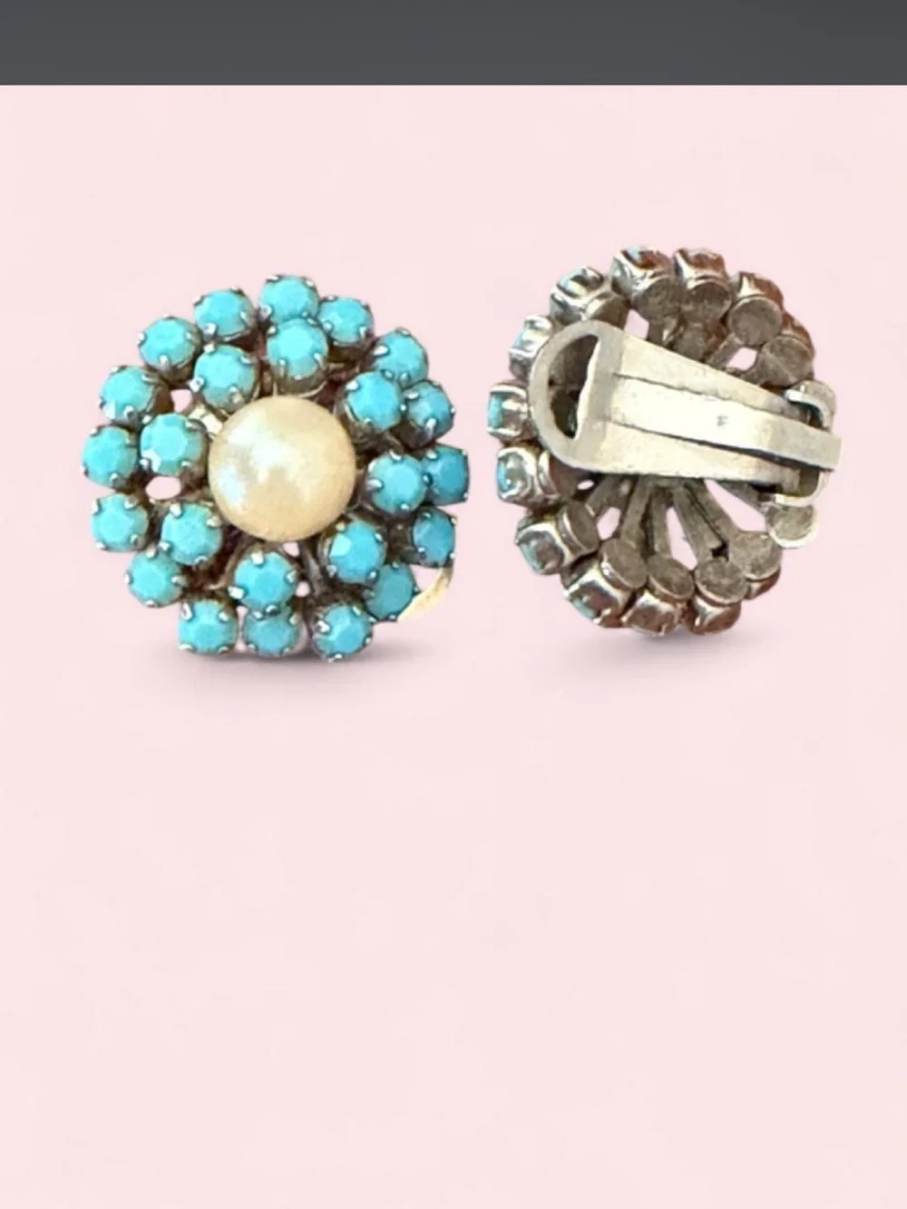 Vintage-Inspired Turquoise Flower Cluster clip on Earrings with pearl Center